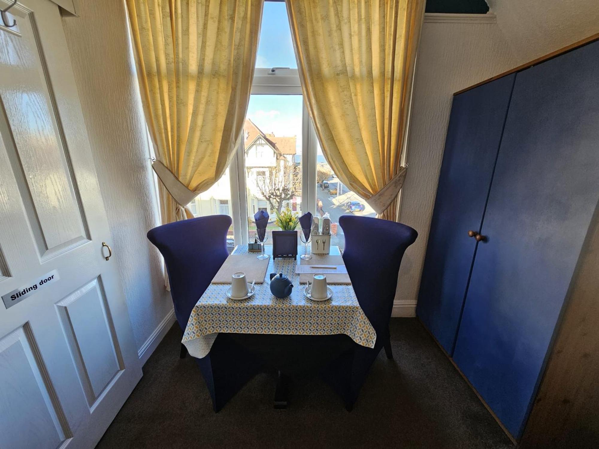 The Tilstone Guest House ランディドノー エクステリア 写真